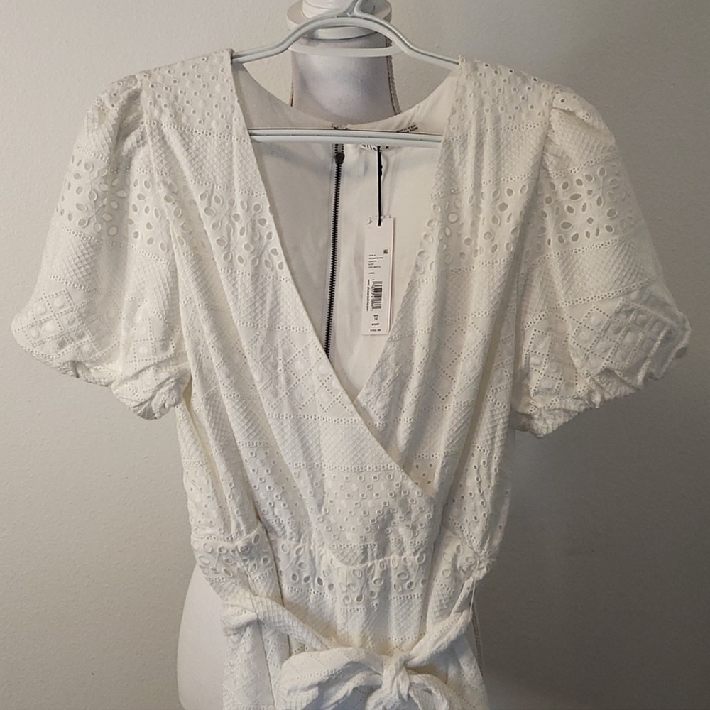 ALICE + OLIVIA PLUNGE NECKLINE ROMPER - Picture 3 of 8
